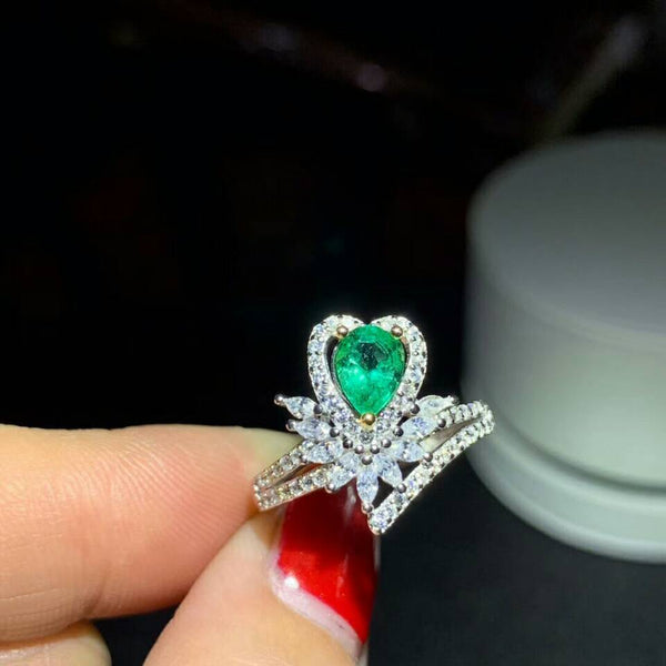 HAND CRAFTED GENUINE EMERALD RING FOR WOMEN